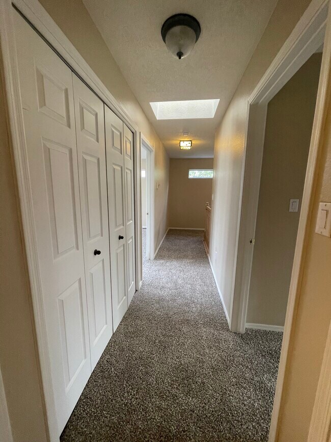 Building Photo - 7051 Natalie Janae Ln NE