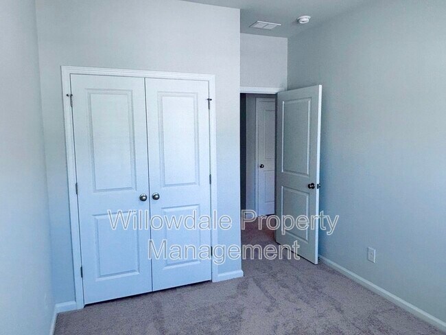 Building Photo - 183 Central Townes Wy