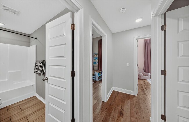 Building Photo - 5803 W Poison Springs Dr