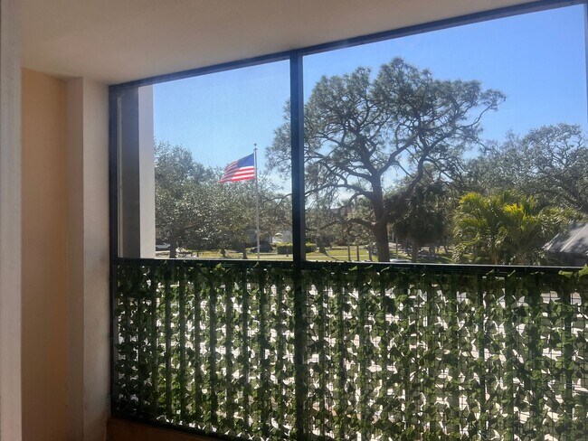 Building Photo - Annual 2BR/2BA Condo in Costa Brava on Venice Island