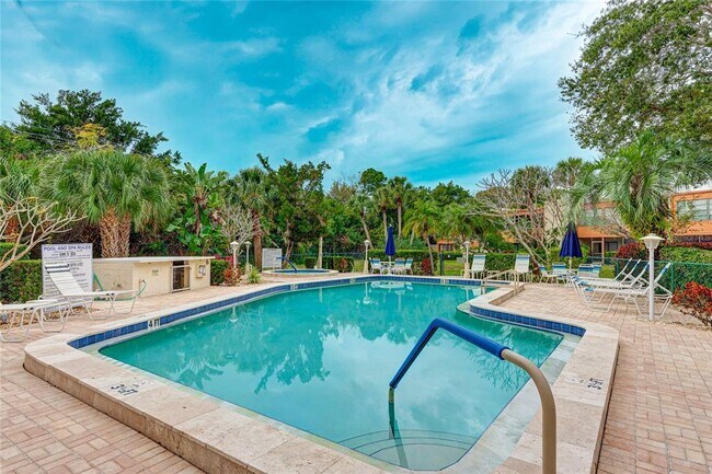 Building Photo - 307 Timber Lake Dr