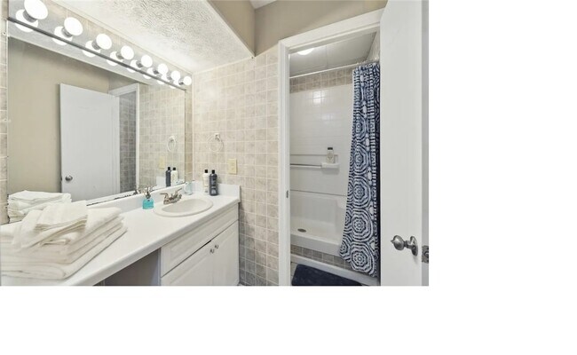 Building Photo - 144 Scandia Cir