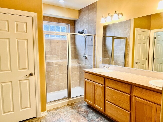 Building Photo - Lovely Rambler In the Coveted Jubilee 55+ Community! Nestled in Camano Neighborhood
