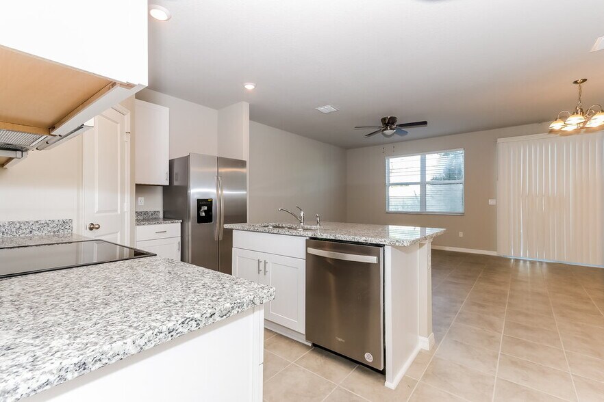 Building Photo - 3533 Joshua Tree St