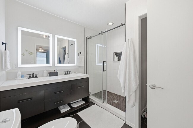 Building Photo - Charming 3/2/2 in Midway Hollow Coming Soon