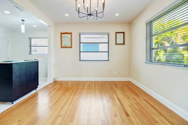Building Photo - 1025 Hunting Lodge Dr