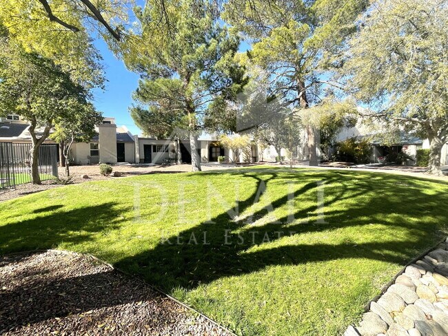 Building Photo - 3750 N Country Club Rd