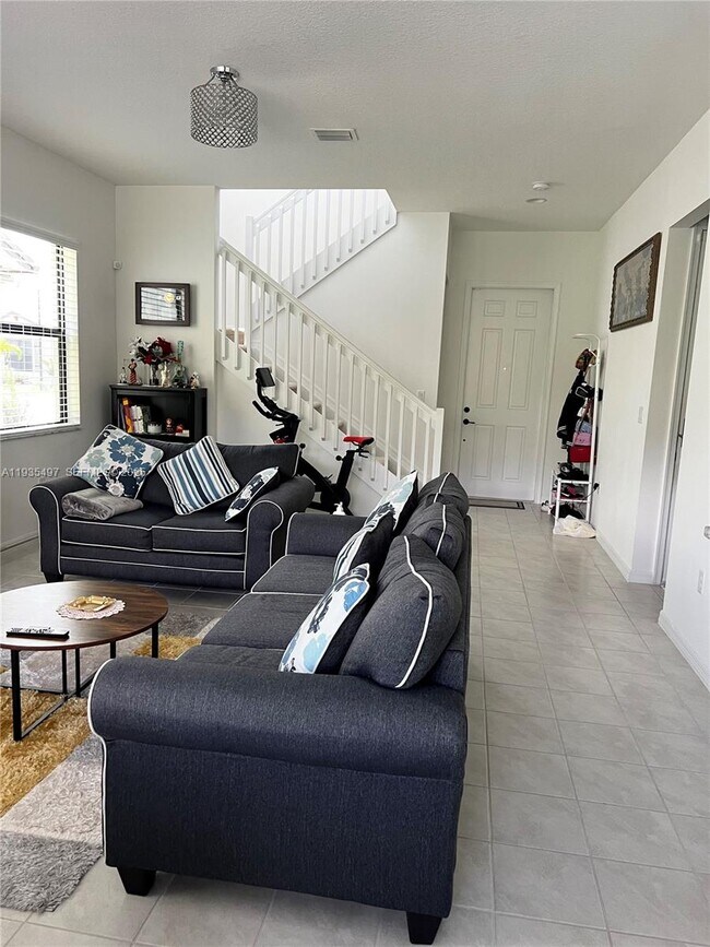 Building Photo - 8951 Madrid Cir