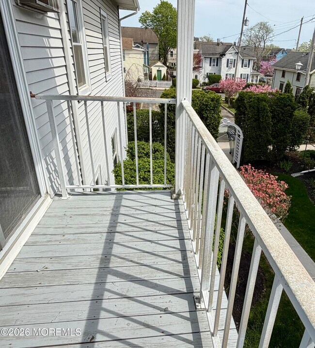 Building Photo - 65 Whitefield Ave