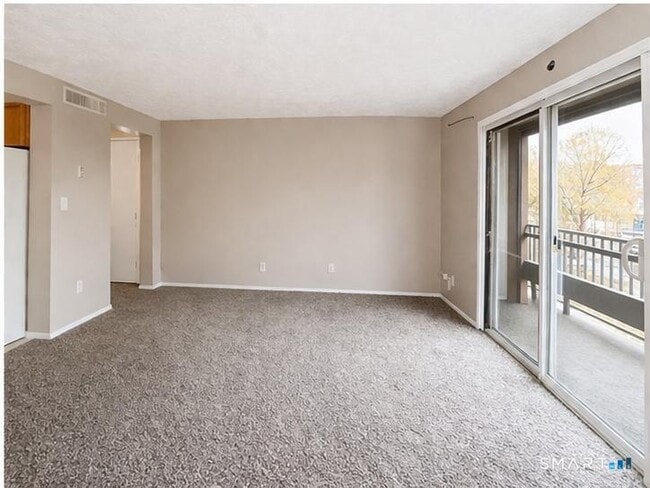 Building Photo - 210 Towne House Rd