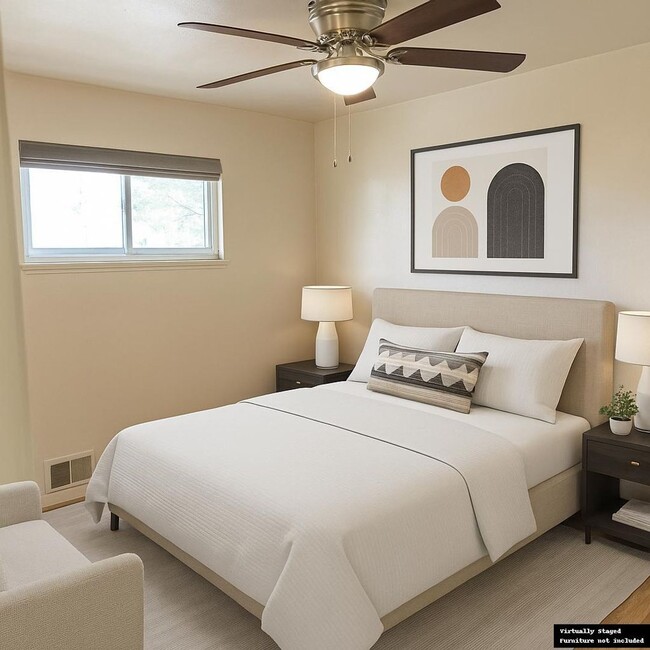 Building Photo - Fully Renovated and ***Move in Special***