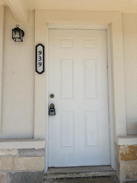 Primary Photo - 939 Nimitz Dr