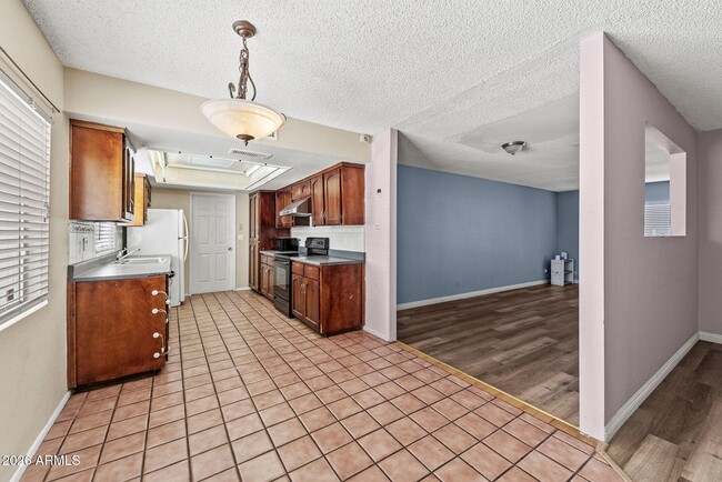 Building Photo - 5203 W Laurie Ln