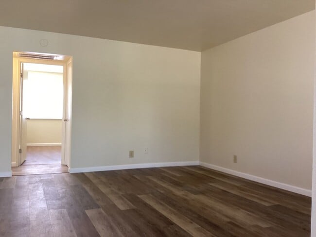 Building Photo - 1414 W Vassar Ave