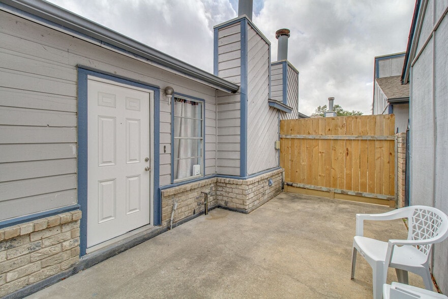 Building Photo - 7218 Elwood Ct