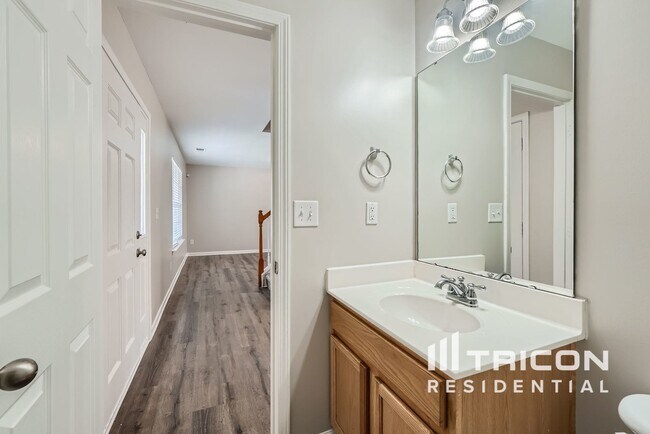 Building Photo - 2496 Ivy Creek Frd