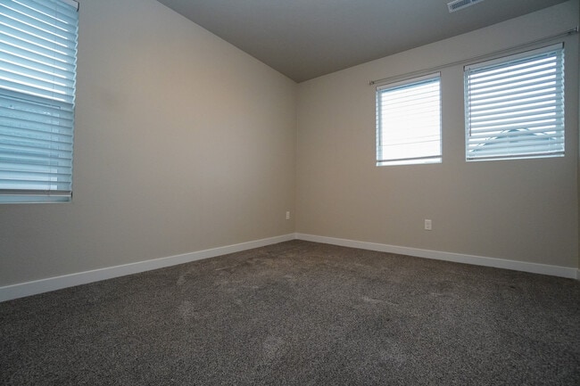 Building Photo - 6113 N Colosseum Ave