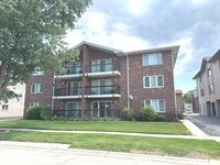 Building Photo - 9529 Minnick Ave