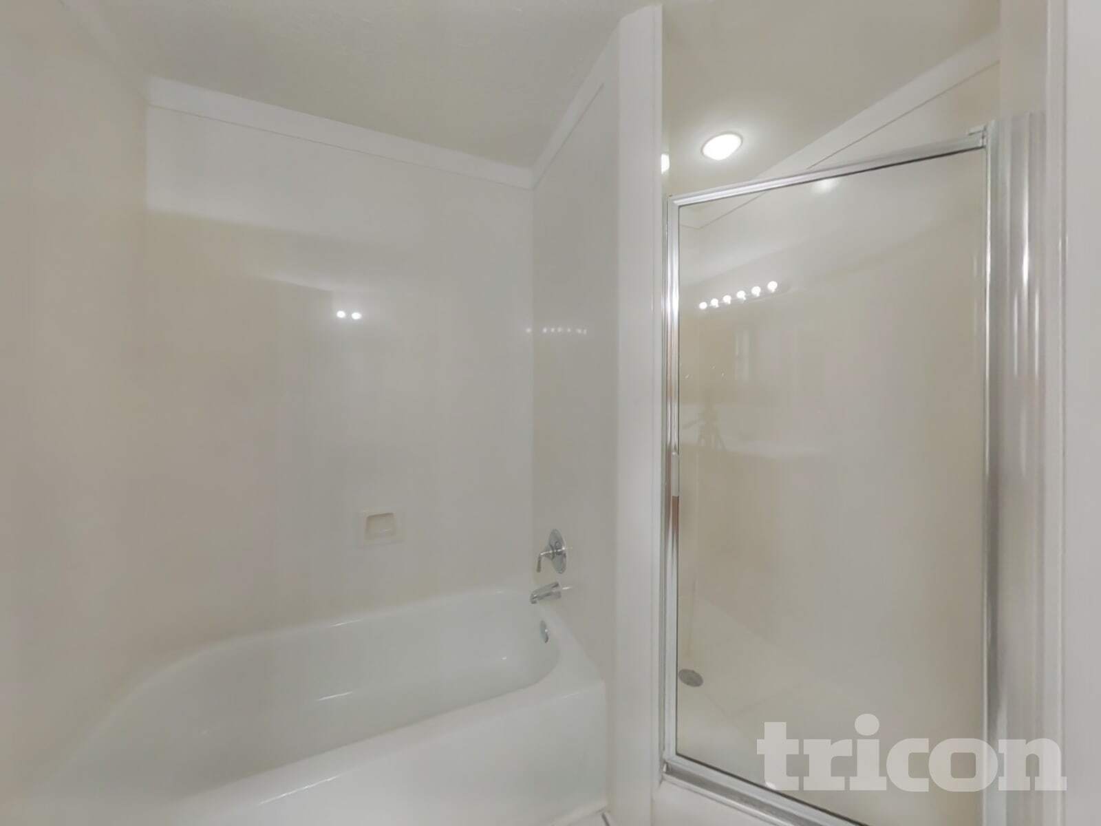 Building Photo - 14831 Waterside Dr