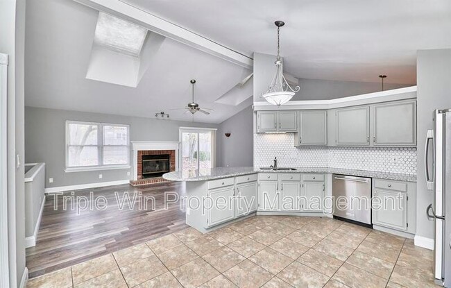 Building Photo - 121 Walnut Hill Dr