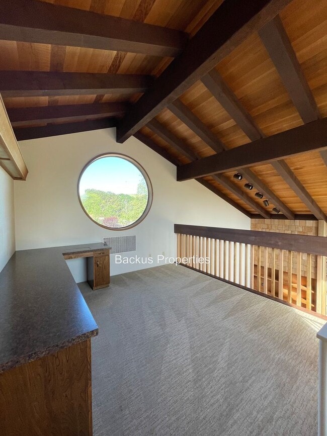 Building Photo - Recently remodeled three bedroom home in T...