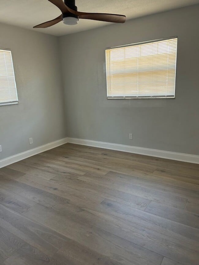 Building Photo - 5242 20th Ave N