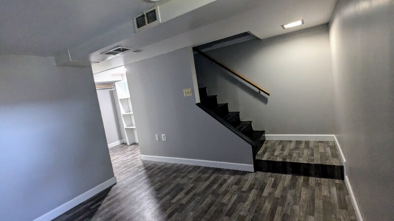 Building Photo - 1048 Parksley Ave