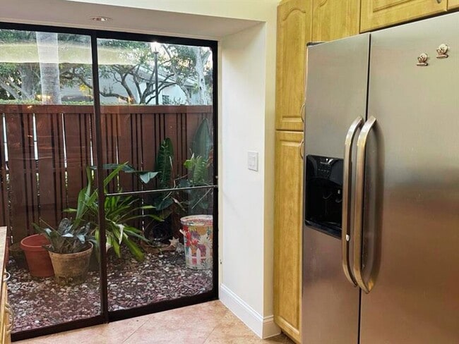 Building Photo - 3964 Cocoplum Cir