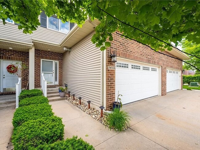 Building Photo - 3430 84th St