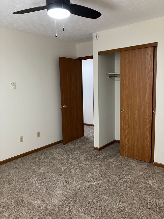 Building Photo - Troy Crossing - 2 Bedroom & 1.5 Bath Townh...