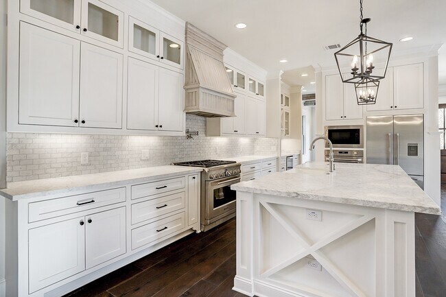 Building Photo - 1901 Bradshaw St