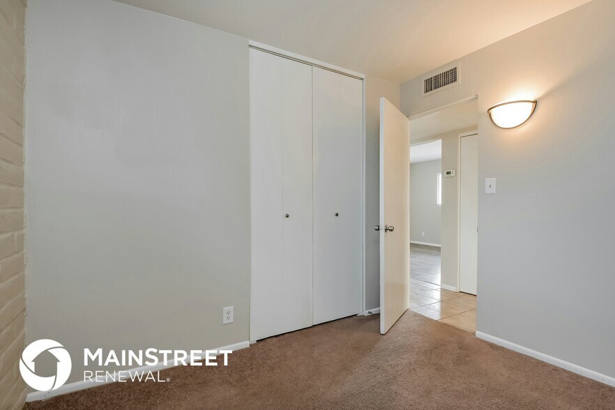 Building Photo - 8125 E Hayne St