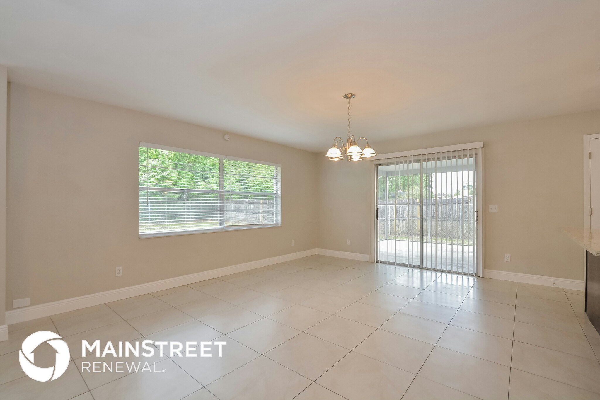 Building Photo - 1089 E Hancock Dr