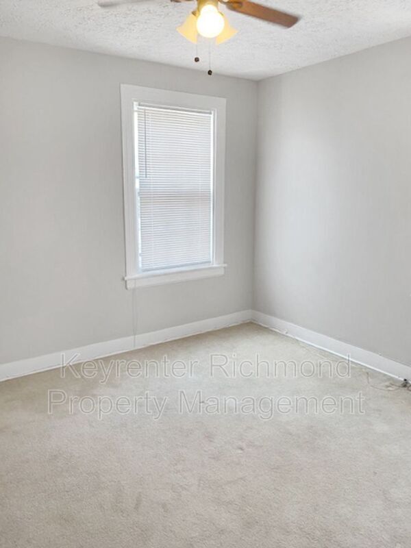 Building Photo - 210 N Stafford Ave
