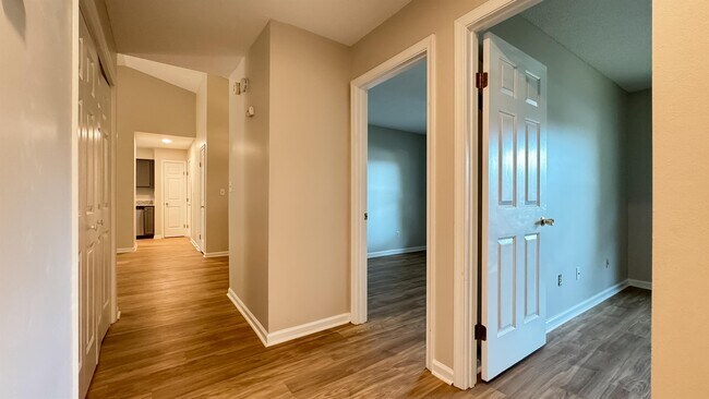 Building Photo - 5568 Annandale Dr