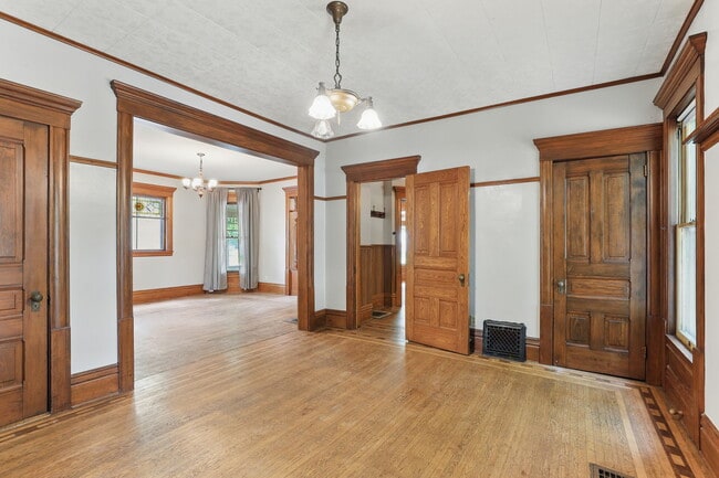 Building Photo - 116 N 4th St