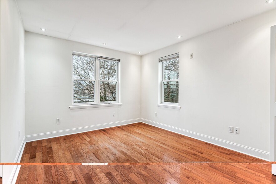 Building Photo - 1523 Ellsworth St