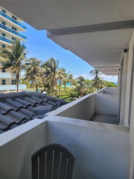 Building Photo - 9195 Collins Ave