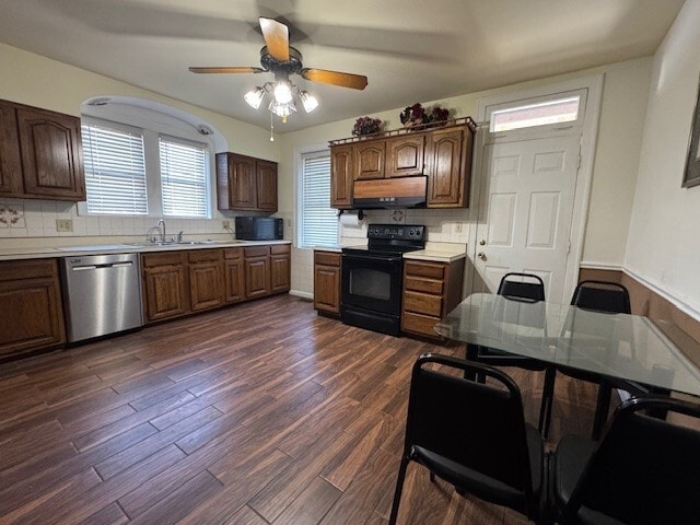 Building Photo - 9012 Eden Ave