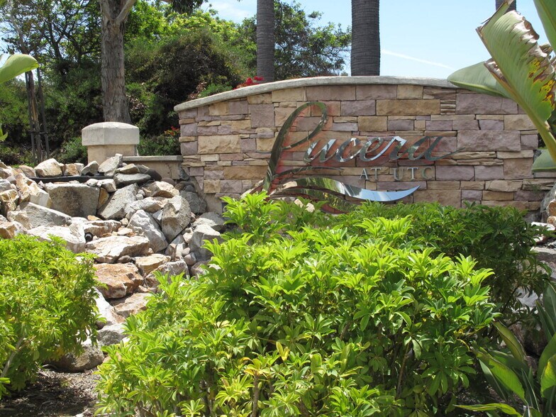 Primary Photo - 7150 Shoreline Dr
