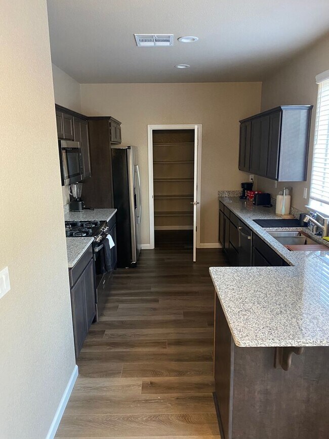 Building Photo - Furnished 2-Story Home in North Reno