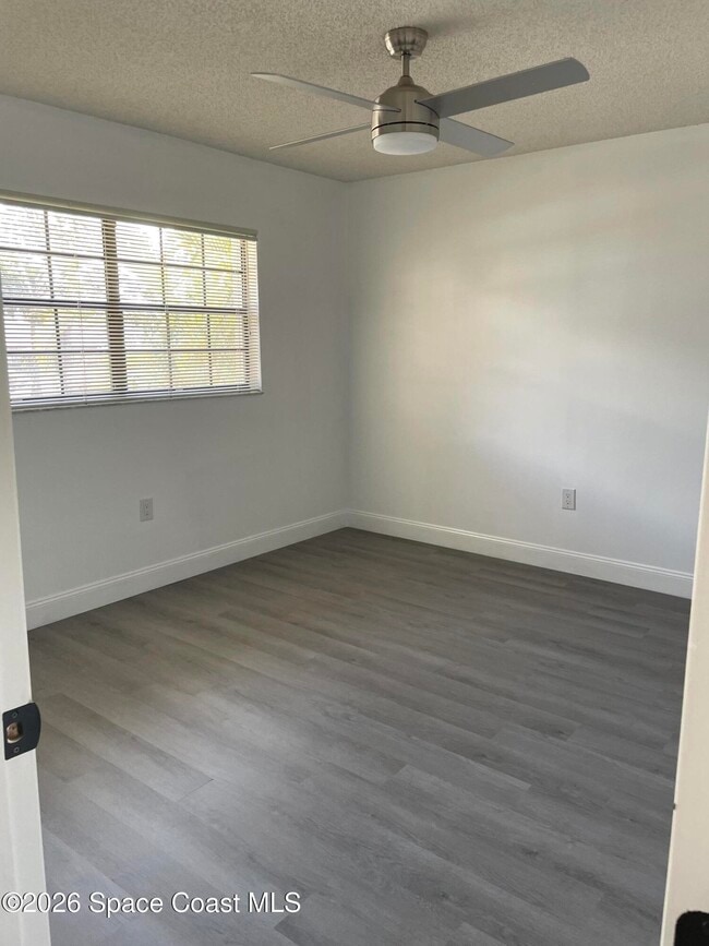 Building Photo - 1675 S Fiske Blvd