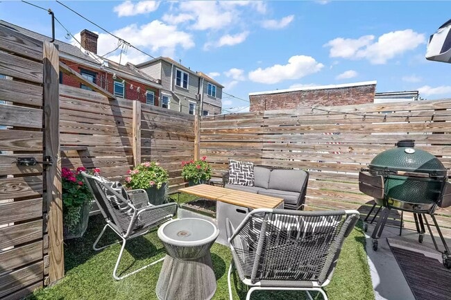 Building Photo - 172 39th St