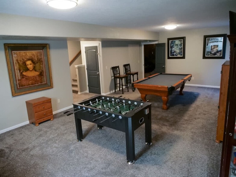 Building Photo - 151 Cub St W