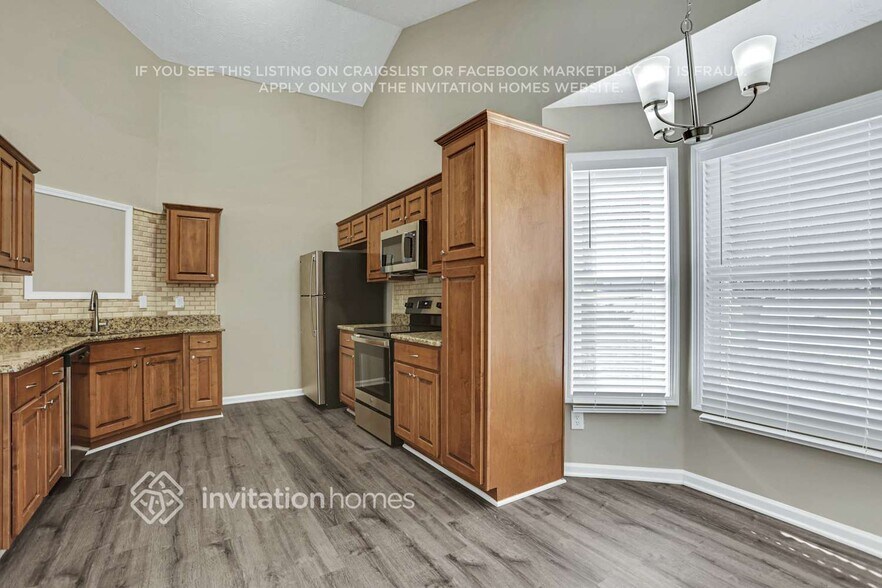 Building Photo - 907 Koala St