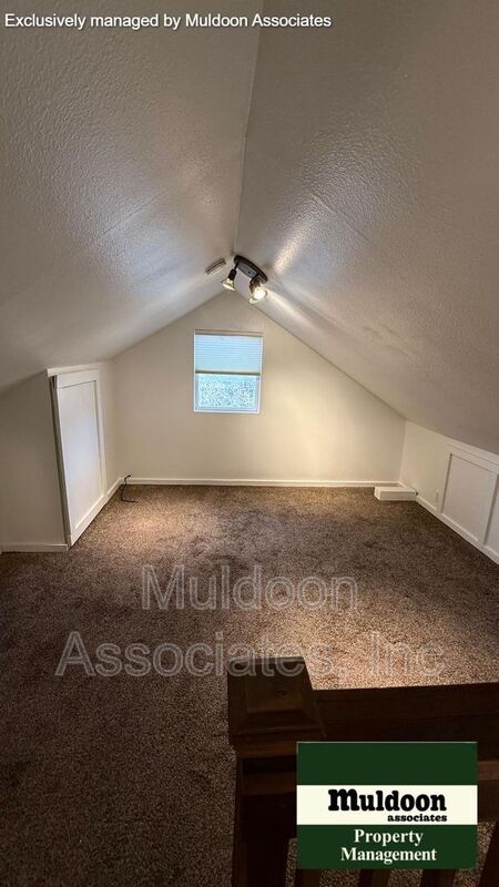 Building Photo - 1137 Van Buren St