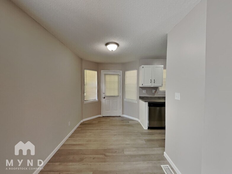 Building Photo - 629 Bennett Dr