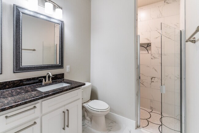 Building Photo - 310 Ditto Ave