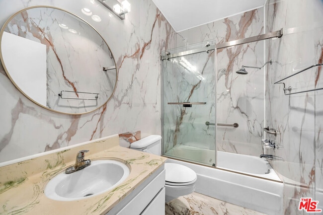 Building Photo - 14144 Dickens St