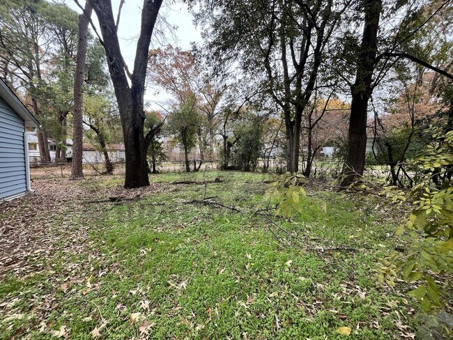 Building Photo - Beautifully updated 3-bedroom, 2-bathroom